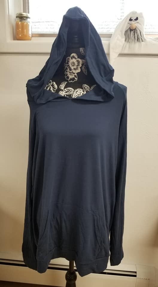 SOLID NAVY HOODIE