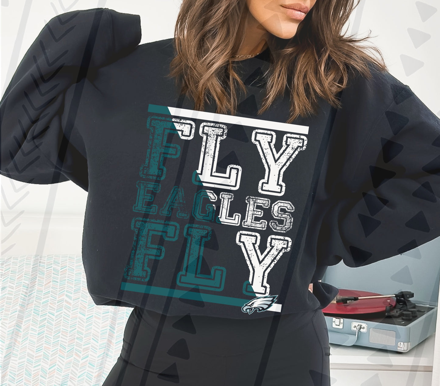 FLY EAGLES SWEATSHIRT