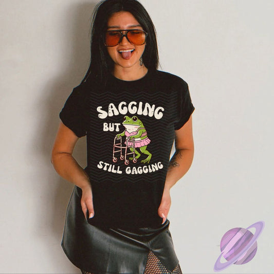 SAGGING TEE