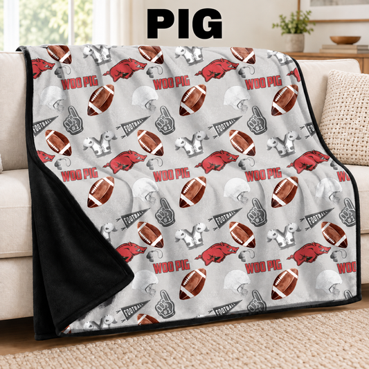 PIG-FOOTBALL SOFT BLACK THROW-PREORDER CLOSING 9/30