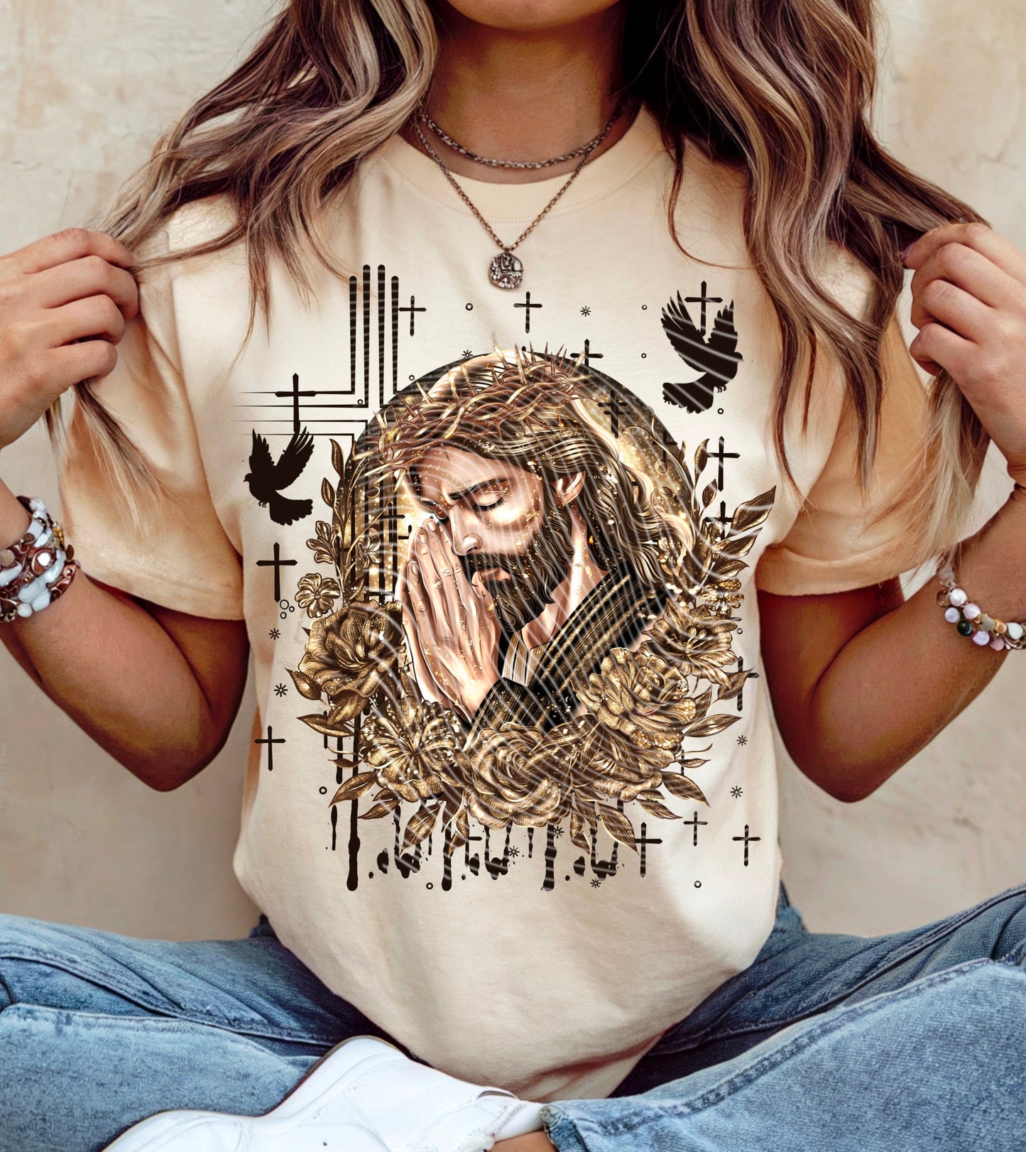 PRAYING 2 TEE