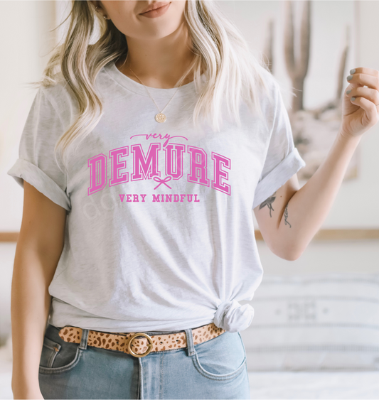 DEMURE 1 TEE