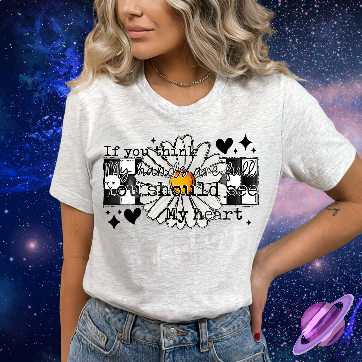 HANDS FULL TEE