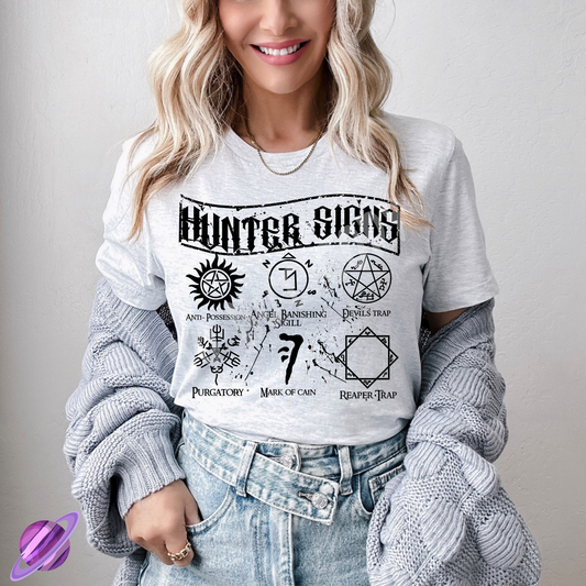 HUNT SIGNS TEE