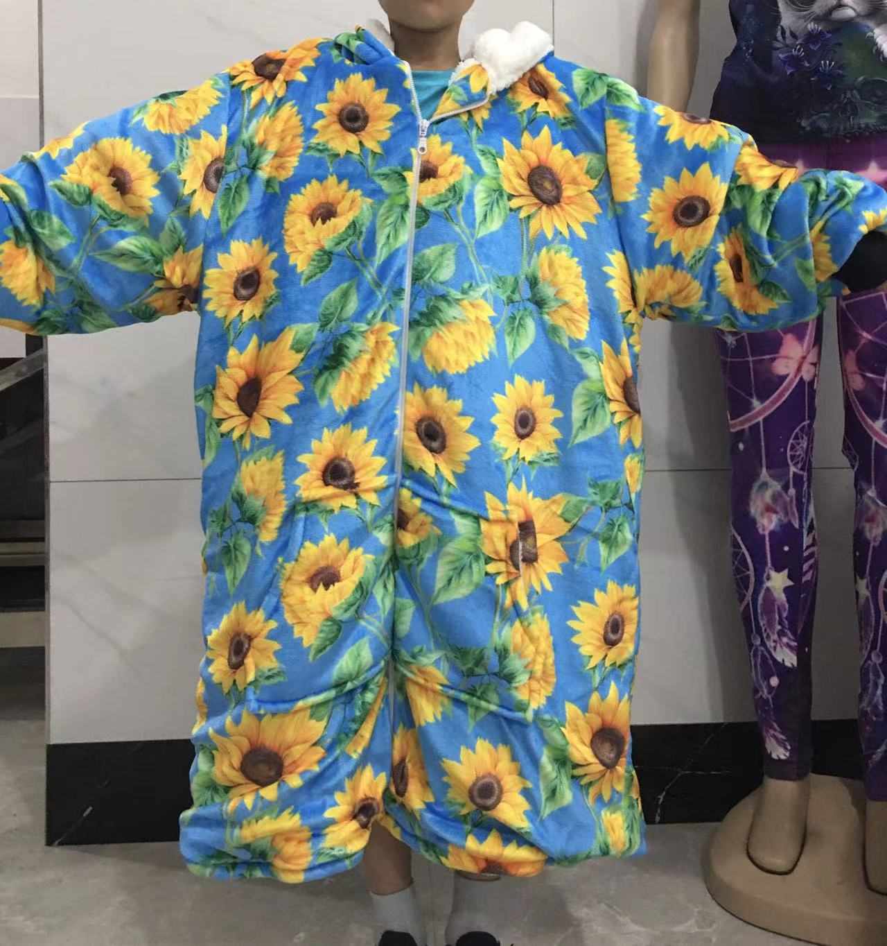 ARMSTRONG ARROWS HOODIE BLANKET- PREORDER