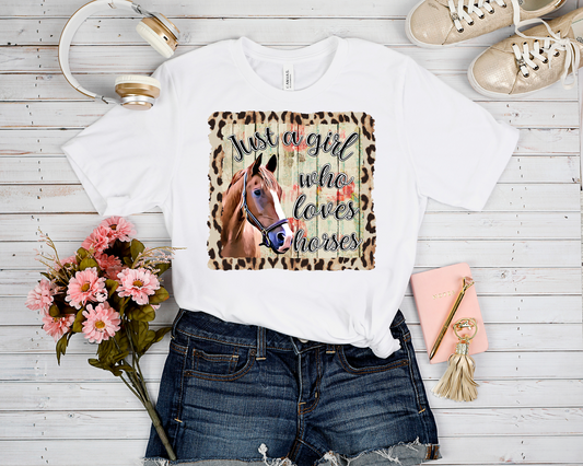 GIRL WHO LOVES HORSES GRAPHIC TEE