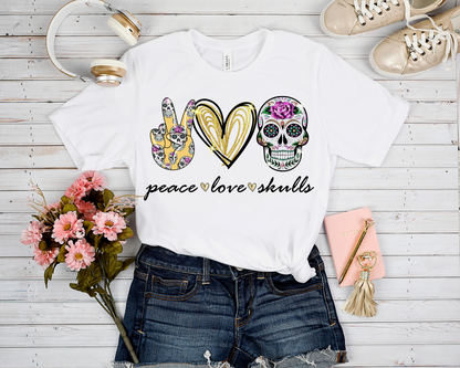 PEACE LOVE SKULLS GRAPHIC TEE