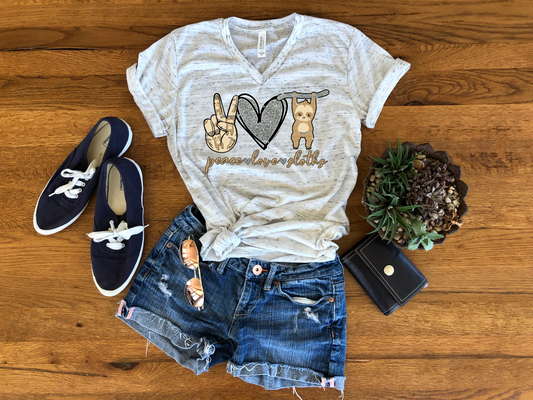 PEACE LOVE SLOTH GRAPHIC TEE